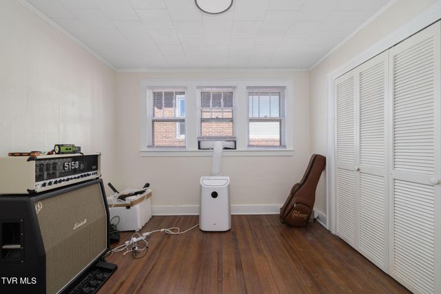 610 East Unaka Avenue, Johnson City, TN 37601