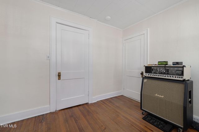 610 East Unaka Avenue, Johnson City, TN 37601
