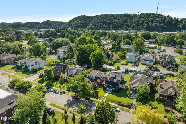 610 East Unaka Avenue, Johnson City, TN 37601