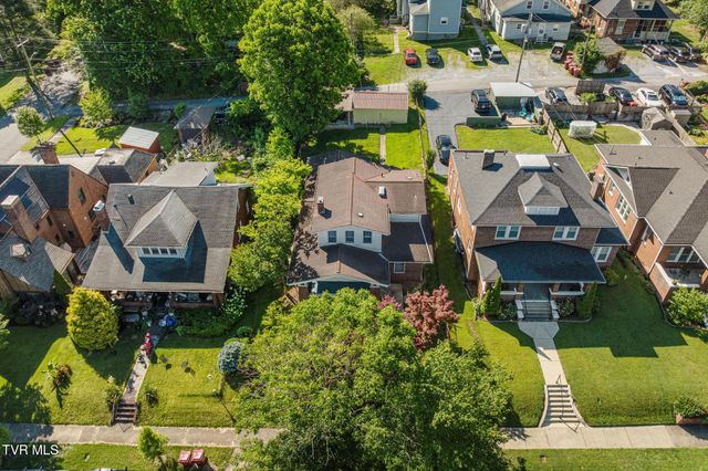 610 East Unaka Avenue, Johnson City, TN 37601