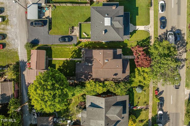 610 East Unaka Avenue, Johnson City, TN 37601