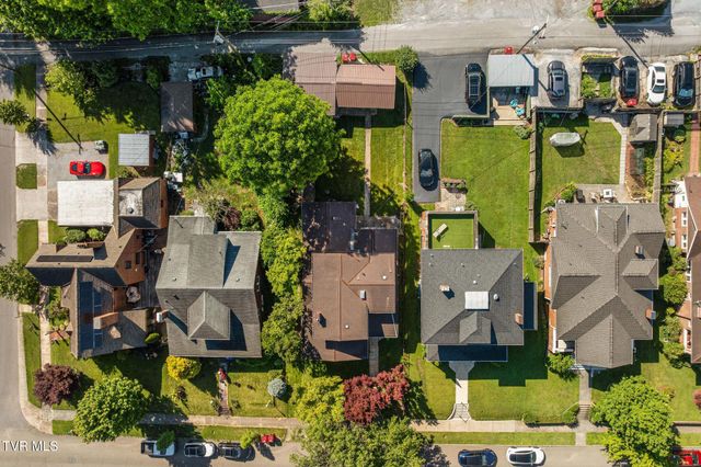 610 East Unaka Avenue, Johnson City, TN 37601