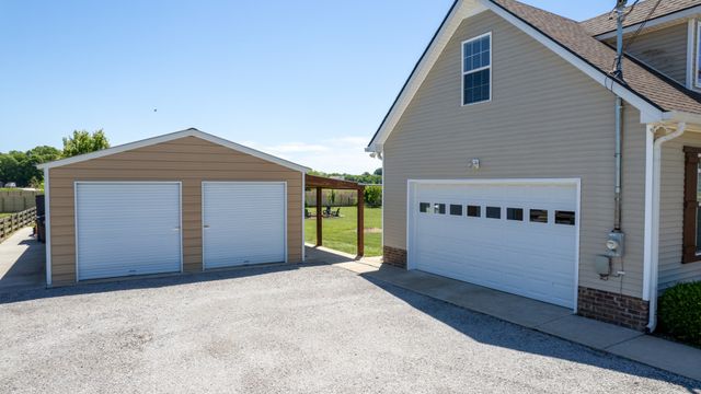 4105 Pyles Rd, Chapel Hill, TN 37034