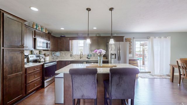 4105 Pyles Rd, Chapel Hill, TN 37034