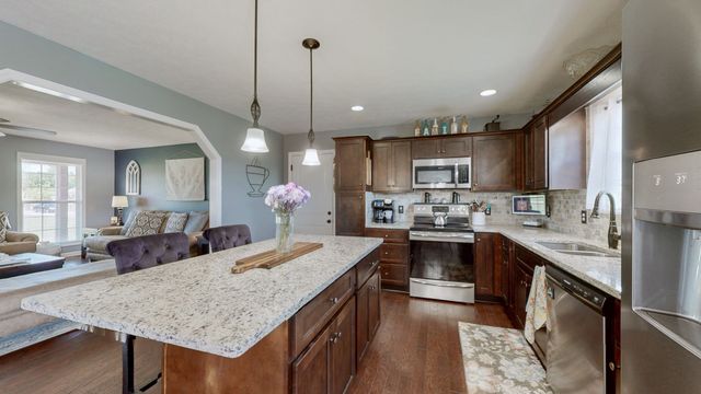 4105 Pyles Rd, Chapel Hill, TN 37034
