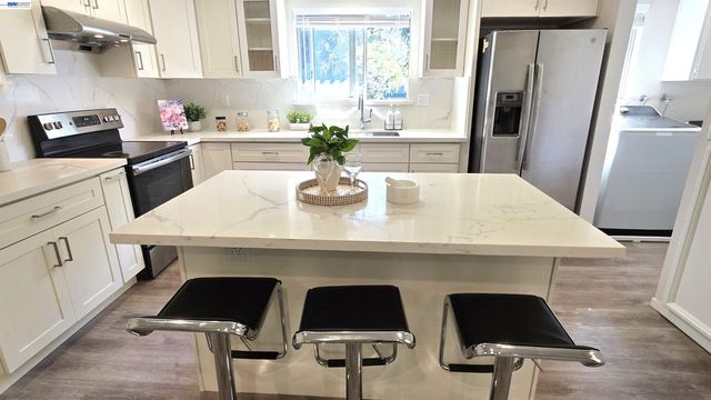 37856 Bright Cmn, Fremont, CA 94536