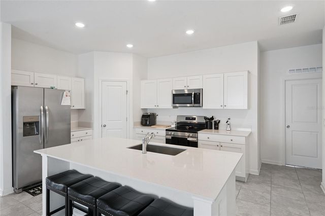 664 SAND PINE LANE, Haines City, FL 33844