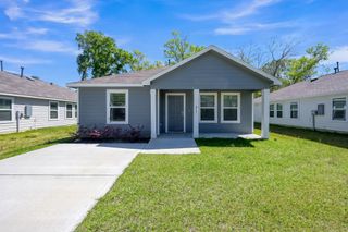 811 Jefferson Avenue, Cleveland, TX 77327