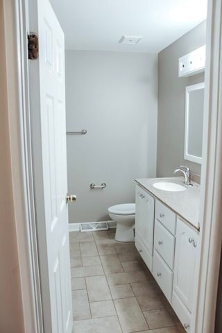 1491 Kathleen Way, Elk Grove Village, IL 60007