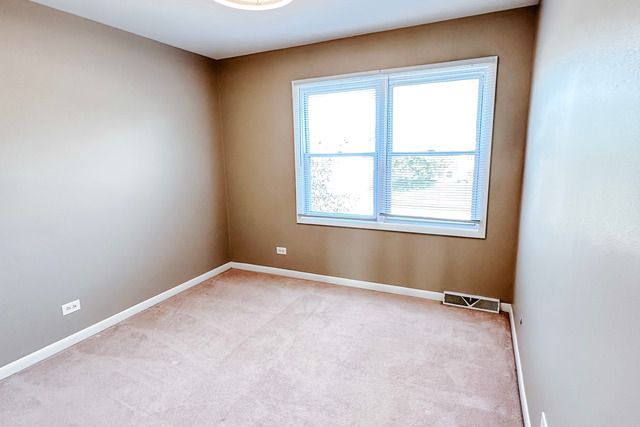 1491 Kathleen Way, Elk Grove Village, IL 60007