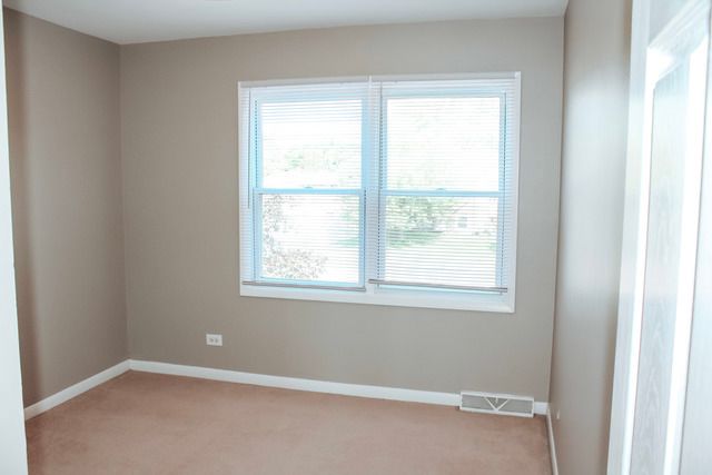 1491 Kathleen Way, Elk Grove Village, IL 60007