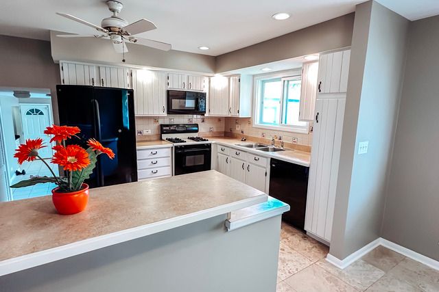 1491 Kathleen Way, Elk Grove Village, IL 60007