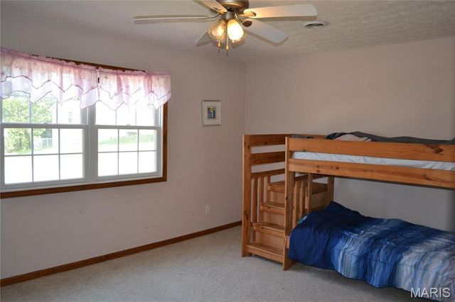 140 Sawmill Rd., St Robert, MO 65584