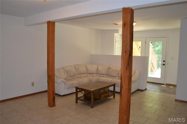 140 Sawmill Rd., St Robert, MO 65584