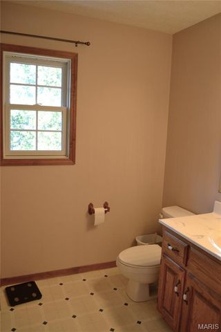 140 Sawmill Rd., St Robert, MO 65584