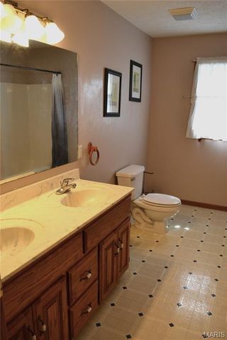 140 Sawmill Rd., St Robert, MO 65584