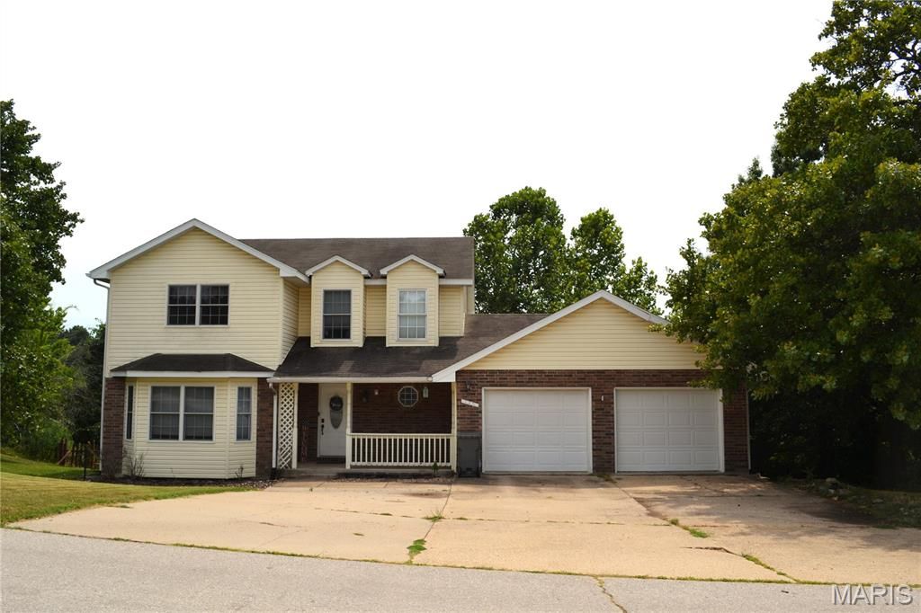 140 Sawmill Rd., St Robert, MO 65584