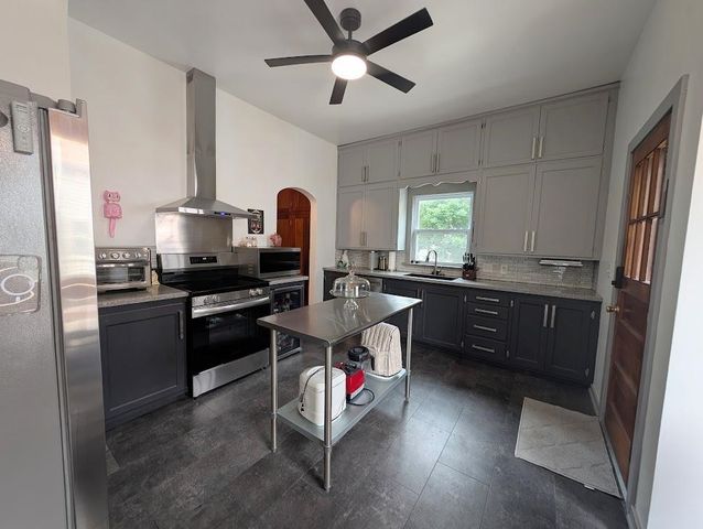 207 N Wenona Street, Bay City, MI 48706