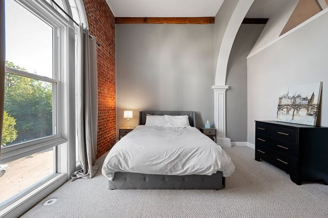 32 Providence St 8, Worcester, MA 01604