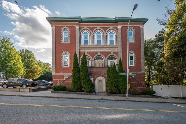 32 Providence St 8, Worcester, MA 01604