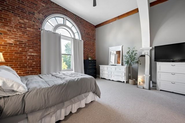 32 Providence St 8, Worcester, MA 01604