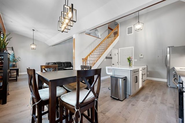 32 Providence St 8, Worcester, MA 01604
