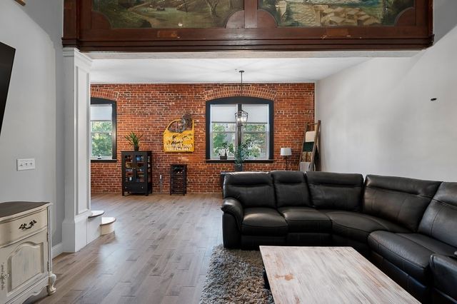 32 Providence St 8, Worcester, MA 01604