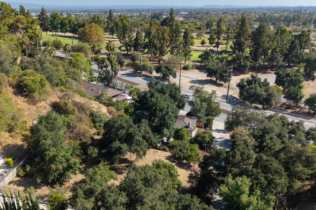 3273 New York Drive, Pasadena, CA 91107