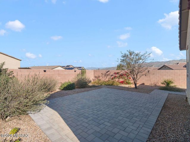 7996 S Golden Bell Drive, Tucson, AZ 85747