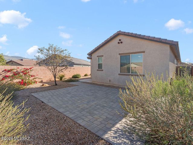 7996 S Golden Bell Drive, Tucson, AZ 85747