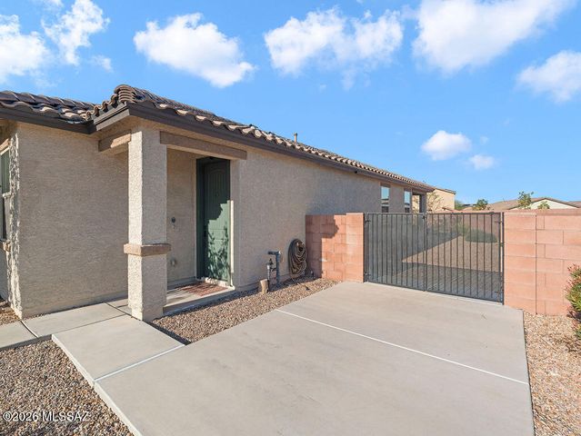 7996 S Golden Bell Drive, Tucson, AZ 85747