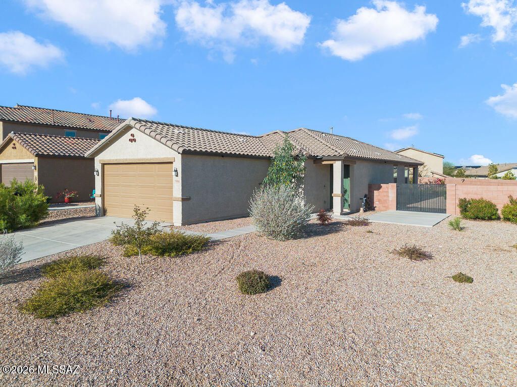 7996 S Golden Bell Drive, Tucson, AZ 85747
