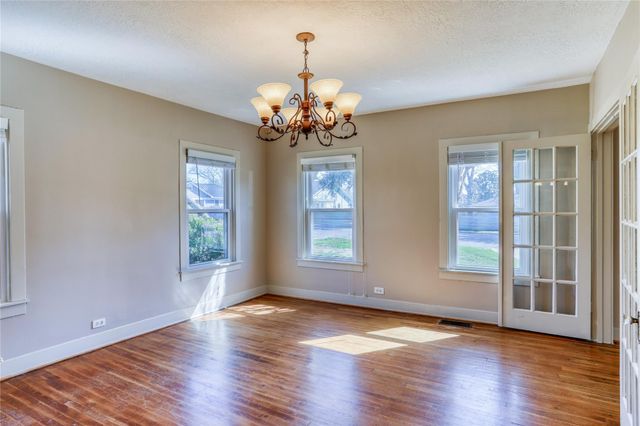 252 S Bell Street, Bellville, TX 77418