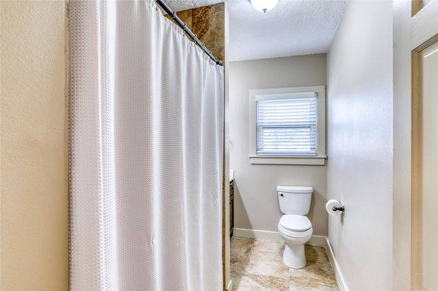 252 S Bell Street, Bellville, TX 77418