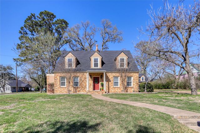 252 S Bell Street, Bellville, TX 77418