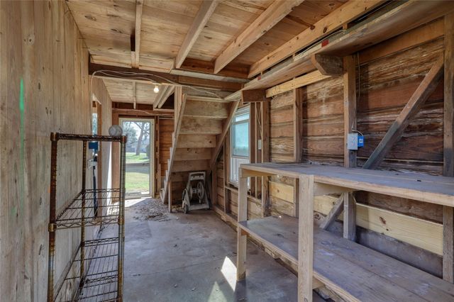 252 S Bell Street, Bellville, TX 77418