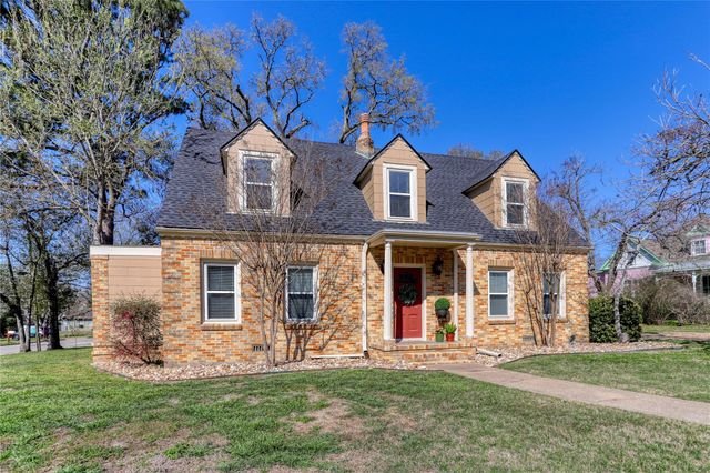 252 S Bell Street, Bellville, TX 77418
