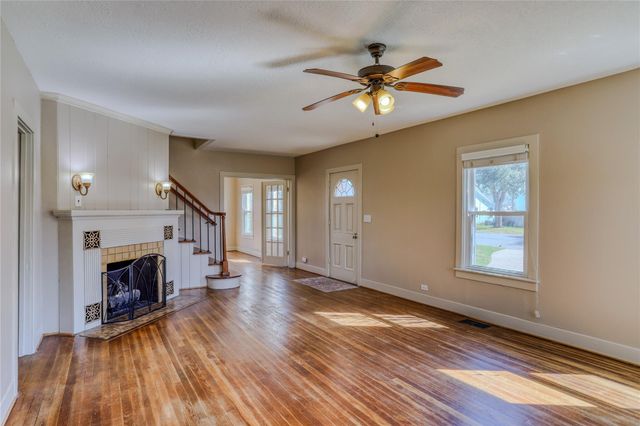 252 S Bell Street, Bellville, TX 77418