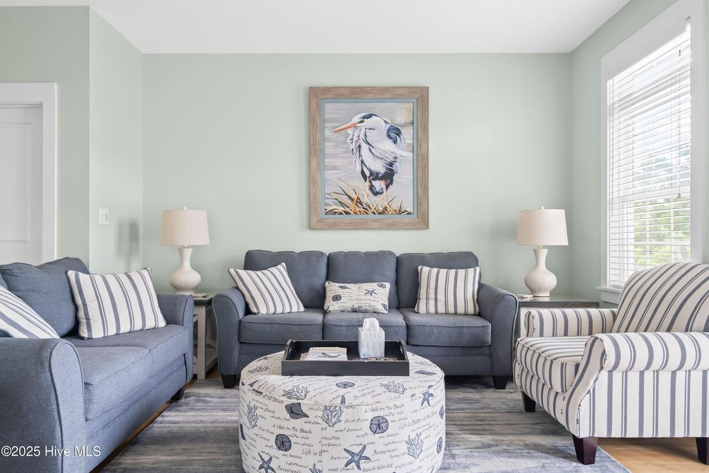 Image 11 of property listing at 320 Governor Safford Lane, Emerald Isle, NC 28594