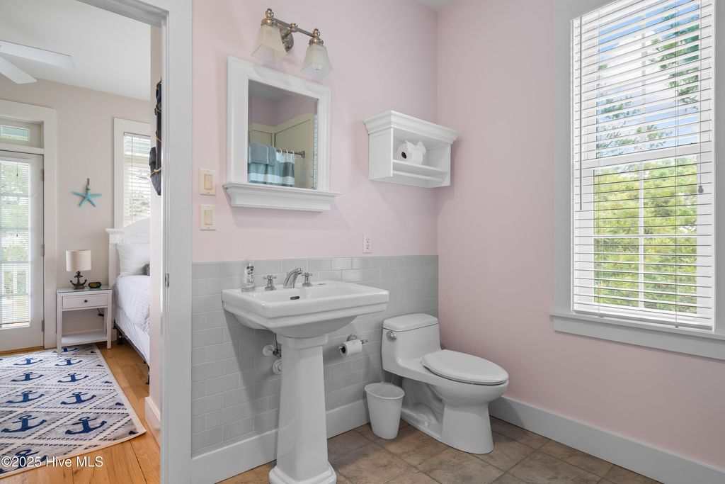 Image 36 of property listing at 320 Governor Safford Lane, Emerald Isle, NC 28594