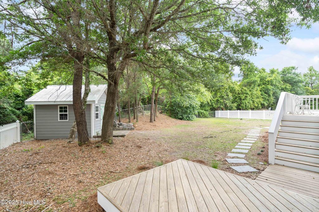 Image 40 of property listing at 320 Governor Safford Lane, Emerald Isle, NC 28594