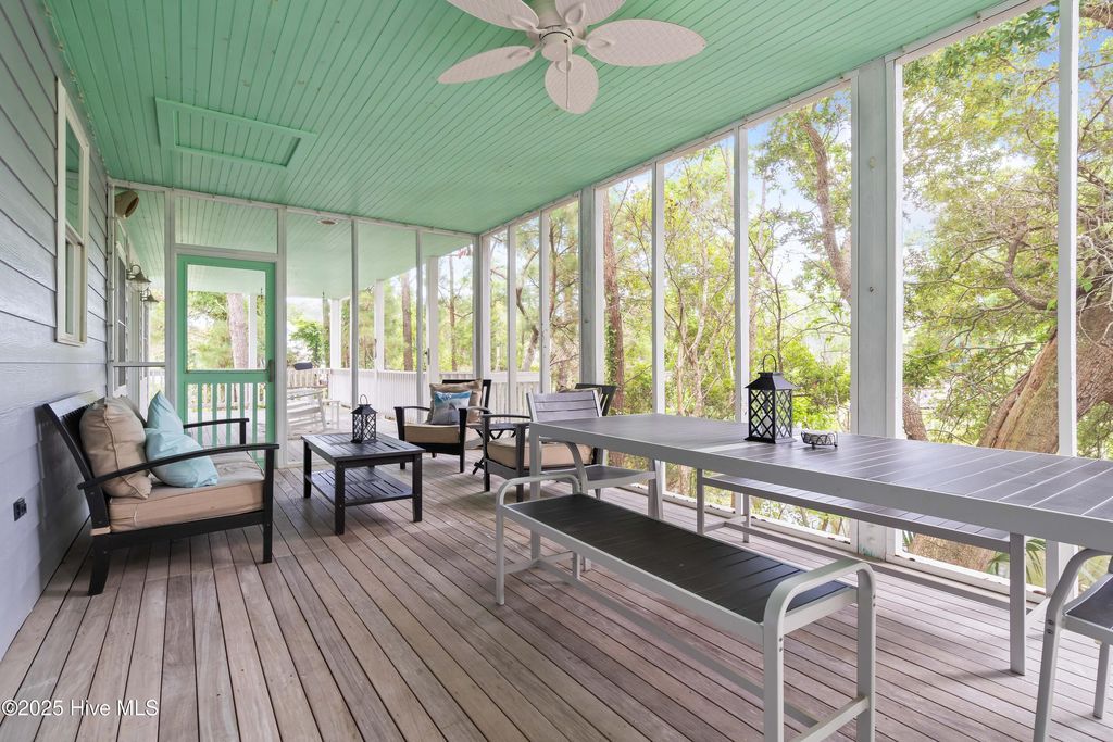 Image 41 of property listing at 320 Governor Safford Lane, Emerald Isle, NC 28594