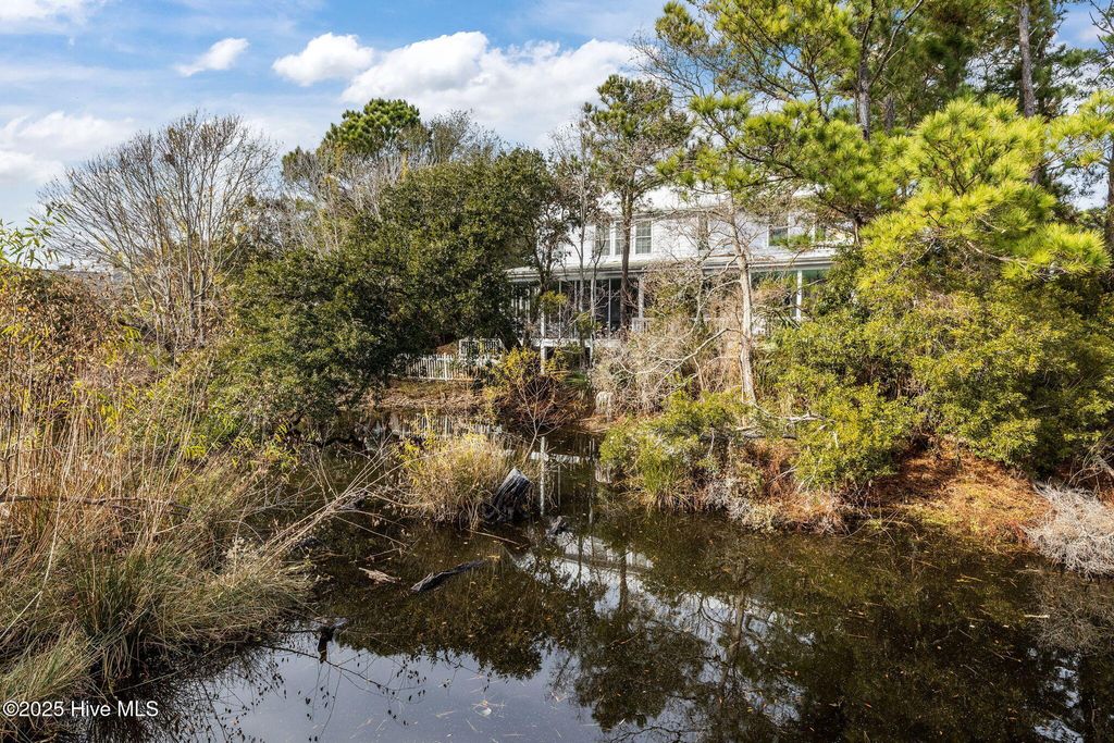 Image 71 of property listing at 320 Governor Safford Lane, Emerald Isle, NC 28594