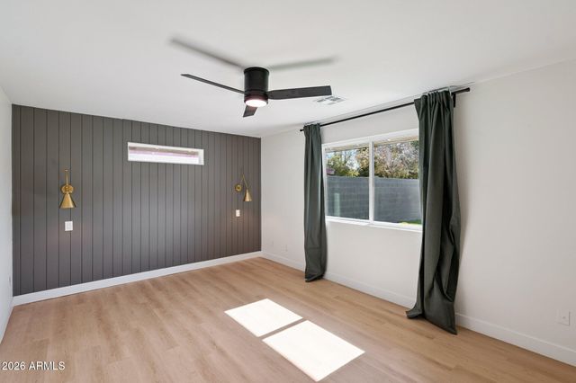 735 E MANHATTON Drive, Tempe, AZ 85282