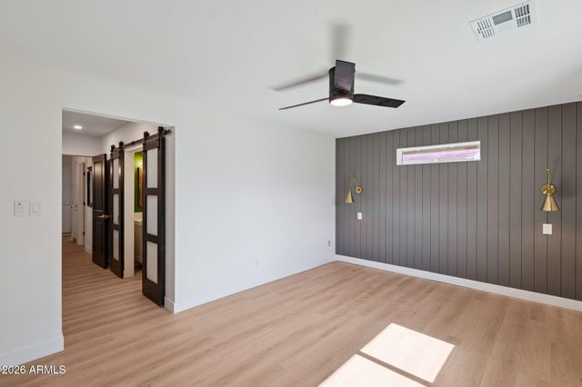 735 E MANHATTON Drive, Tempe, AZ 85282