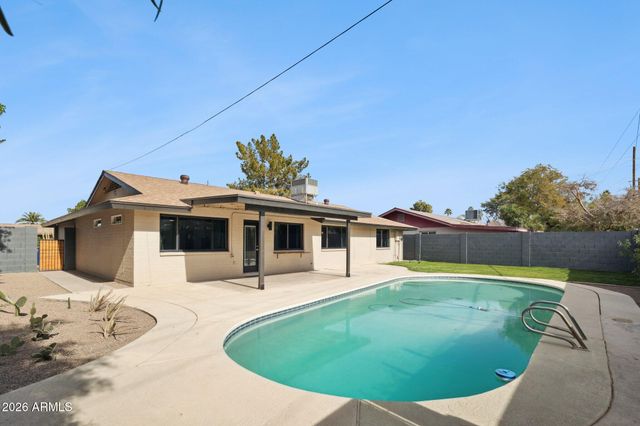 735 E MANHATTON Drive, Tempe, AZ 85282