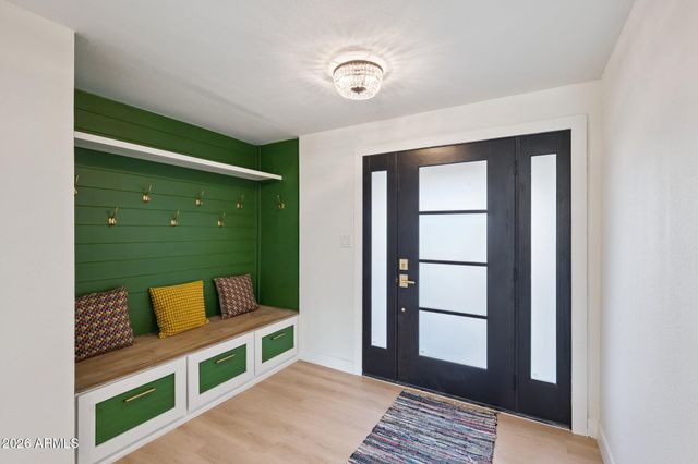 735 E MANHATTON Drive, Tempe, AZ 85282