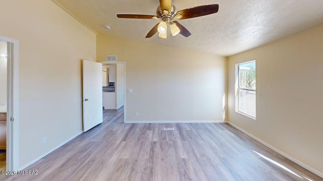 9484 S Tewa Trail, Vail, AZ 85641