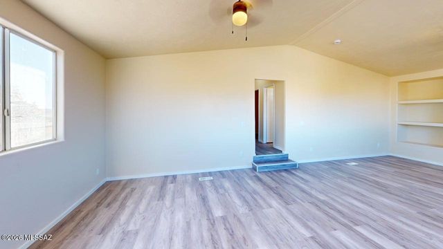 9484 S Tewa Trail, Vail, AZ 85641
