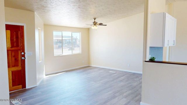 9484 S Tewa Trail, Vail, AZ 85641